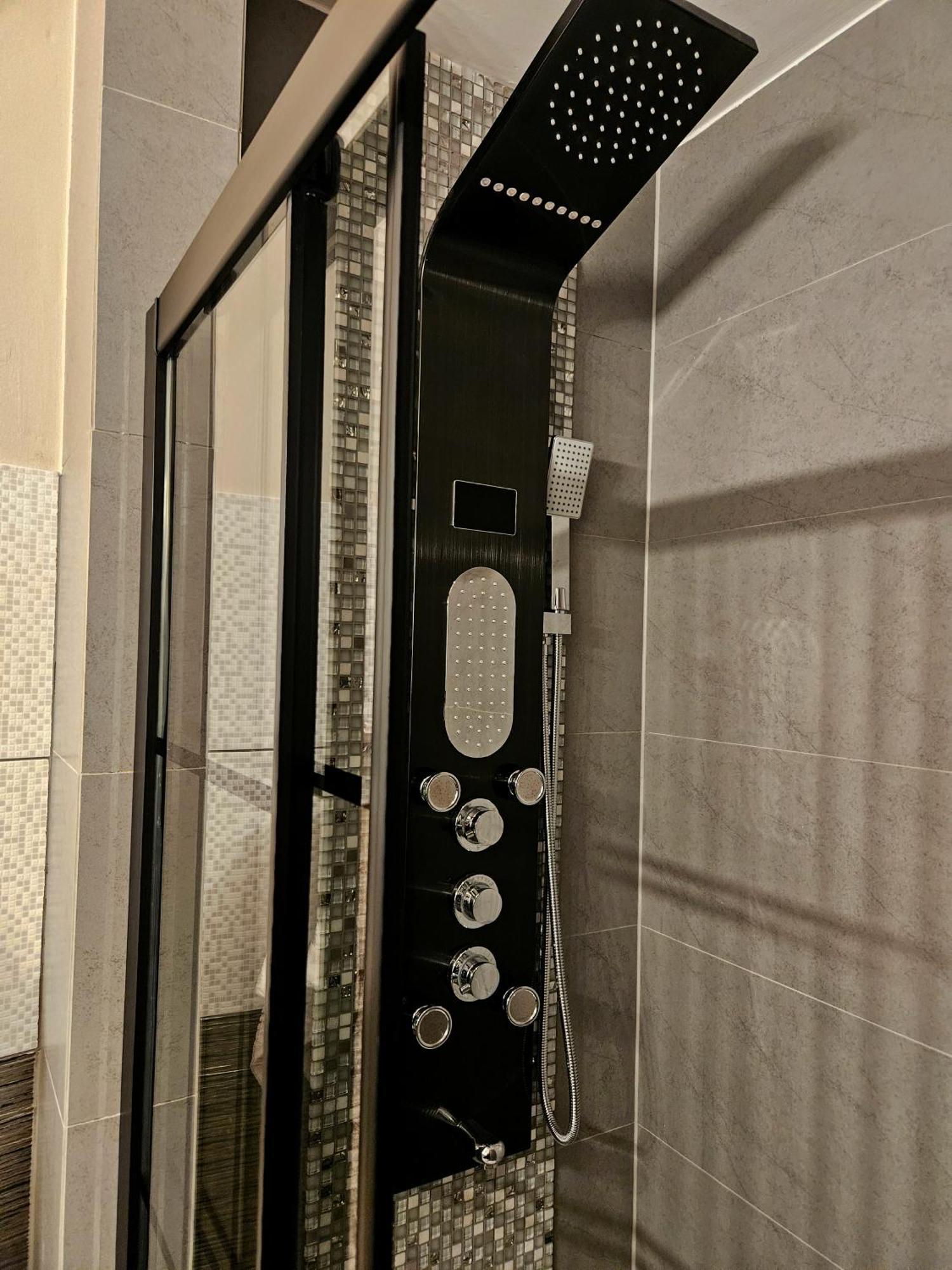 Sara -Mikolajska - Rynek - Netflix Hydromassage Daire Krakow Dış mekan fotoğraf